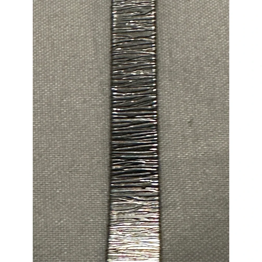 Vintage Timex Ladies Silver Tone Bark Textured Band‎ Oval Watch